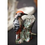 Anita Harris Woodpecker, H: 13 cm. P&P Group 1 (£14+VAT for the first lot and £1+VAT for