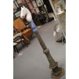 Cast iron painted horse tethering post with ring, H: 180 cm. This lot is not available for in-