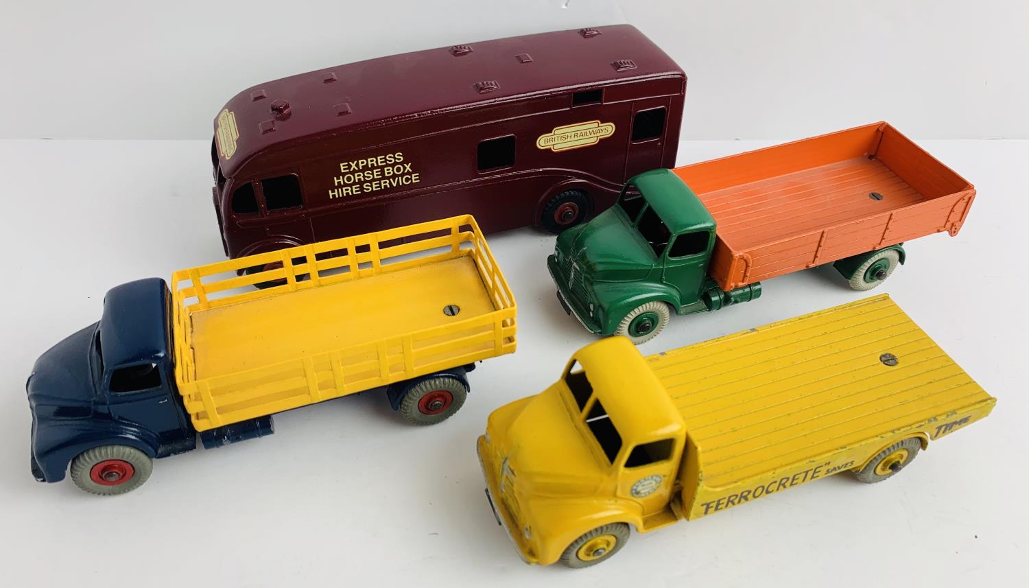 4x Dinky Toys Diecast Modes - To Include: Horse Box, 3x Leyland Comet - All Unboxed. P&P Group 2 (£