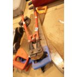 600mm bolt croppers and seven joiners worksaws. This lot is not available for in-house P&P.