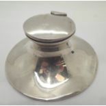 Silver inkwell, D: 11 cm. P&P Group 1 (£14+VAT for the first lot and £1+VAT for subsequent lots)