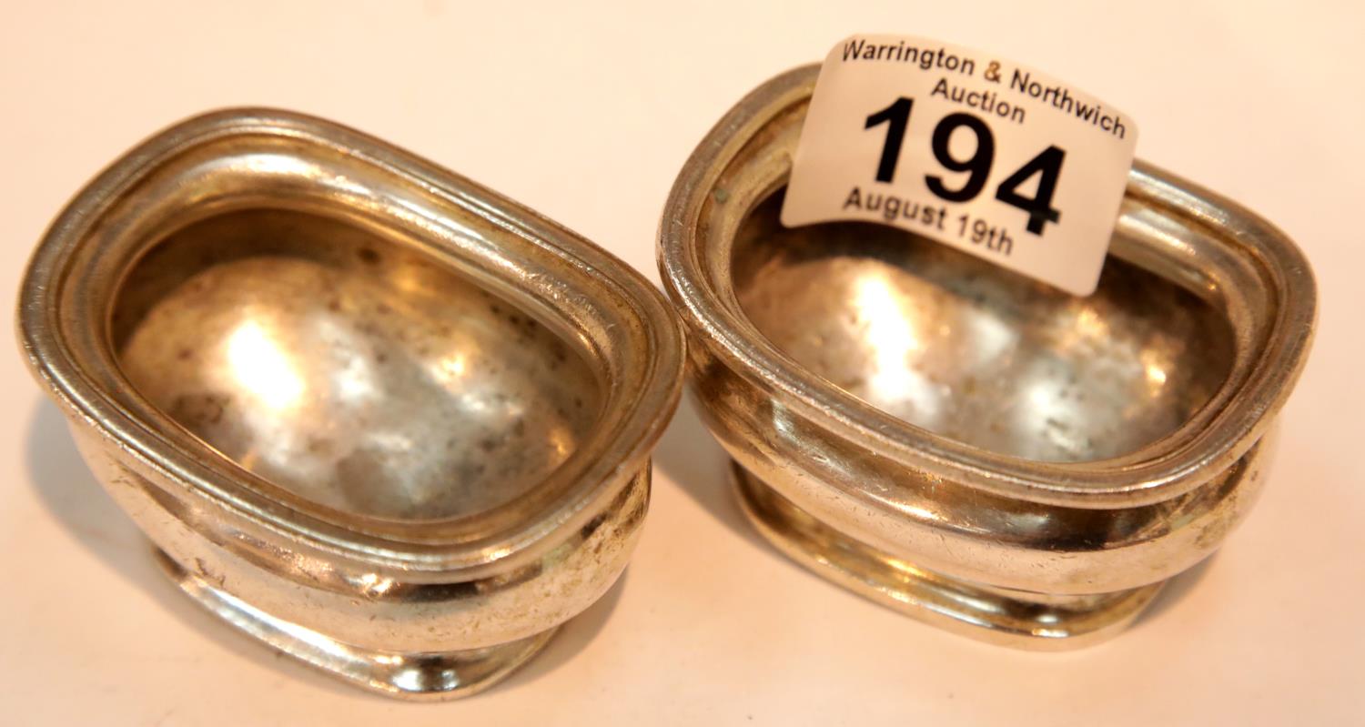 Pair of Elkington silver plate open salts lacking liners. P&P Group 1 (£14+VAT for the first lot and