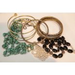 Box of mixed costume jewellery. P&P Group 1 (£14+VAT for the first lot and £1+VAT for subsequent