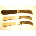 Three curved blade gardening knives. P&P Group 2 (£18+VAT for the first lot and £3+VAT for