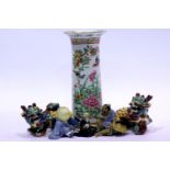 Chinese vase with birds and floral decoration and Mud Men etc. P&P Group 3 (£25+VAT for the first