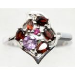 Silver ornate stone set ring. P&P Group 1 (£14+VAT for the first lot and £1+VAT for subsequent lots)