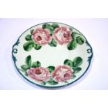 Large Wemyss cabbage roses plate. P&P Group 2 (£18+VAT for the first lot and £3+VAT for subsequent