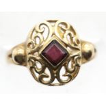 9ct gold ring with red stone, size N, 3.2g. P&P Group 1 (£14+VAT for the first lot and £1+VAT for