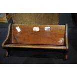Globe Wernicke, London mahogany book stand with affixed ivorine label verso, L: 40 cm. P&P Group