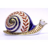 Royal Crown Derby snail, H: 7.5 cm. P&P Group 1 (£14+VAT for the first lot and £1+VAT for subsequent