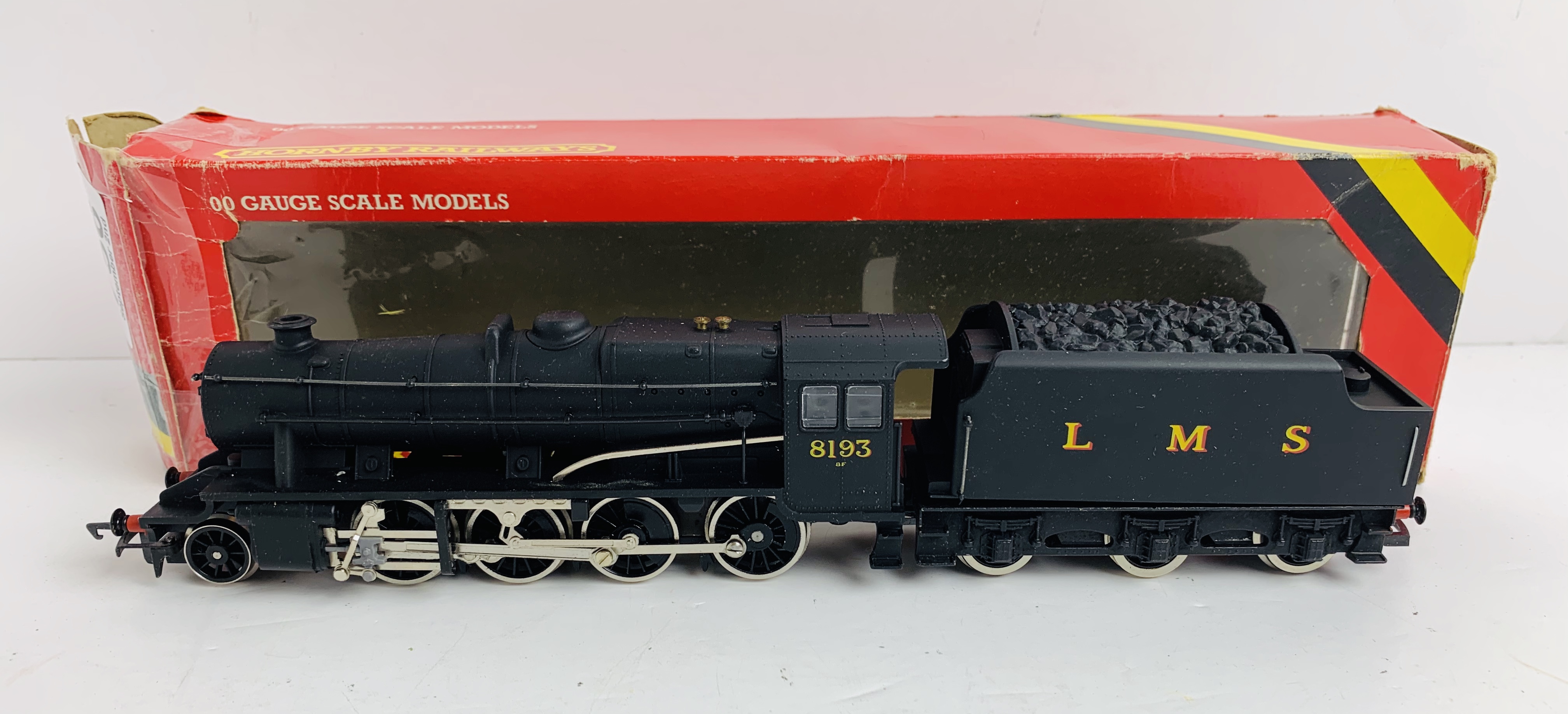 Hornby BR Black 8F 8193 Loco & Tender. P&P Group 2 (£18+VAT for the first lot and £3+VAT for