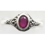 Vintage silver stone set ring. P&P Group 1 (£14+VAT for the first lot and £1+VAT for subsequent