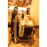 Stihl BR400 petrol garden blower. Not available for in-house P&P.