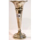 Hallmarked silver weighted trumpet vase, Mappin and Webb, Birmingham 1975, H: 21 cm. P&P Group 2 (£