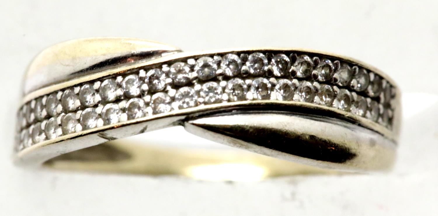 9ct gold crossover dress ring, size J/K, 1.8g. P&P Group 1 (£14+VAT for the first lot and £1+VAT for