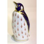 Royal Crown Derby Penguin, H: 13 cm. P&P Group 1 (£14+VAT for the first lot and £1+VAT for