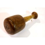 Antique oak masons or wood carvers mallet, L: 25 cm. P&P Group 1 (£14+VAT for the first lot and £1+