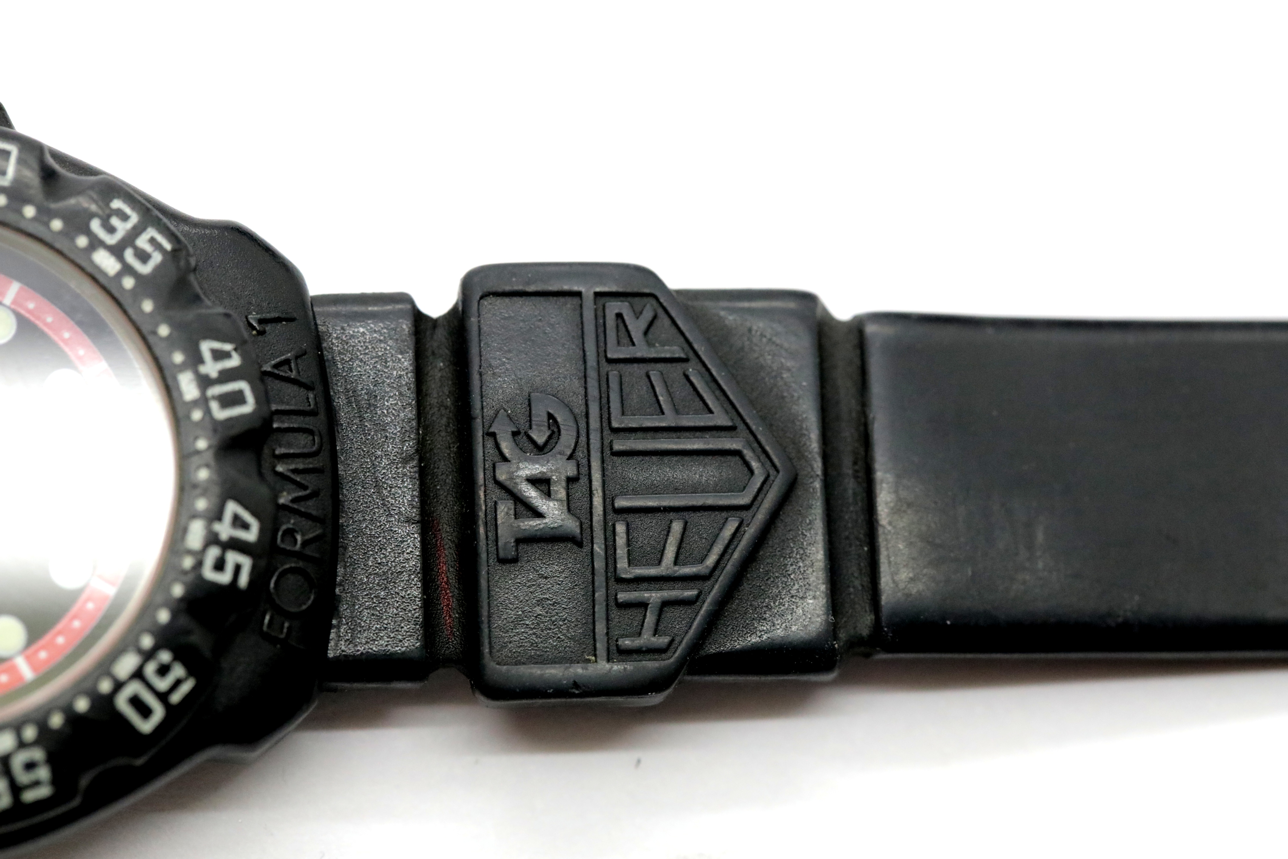 Rare Tag Heuer Professional 200m quartz ladies/youth wristwatch with black rubber strap. P&P Group 1 - Image 3 of 3
