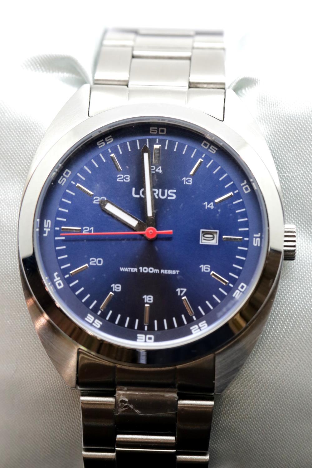 Gents Lorus divers wristwatch, boxed. Dial D: 40 mm. P&P Group 1 (£14+VAT for the first lot and £1+