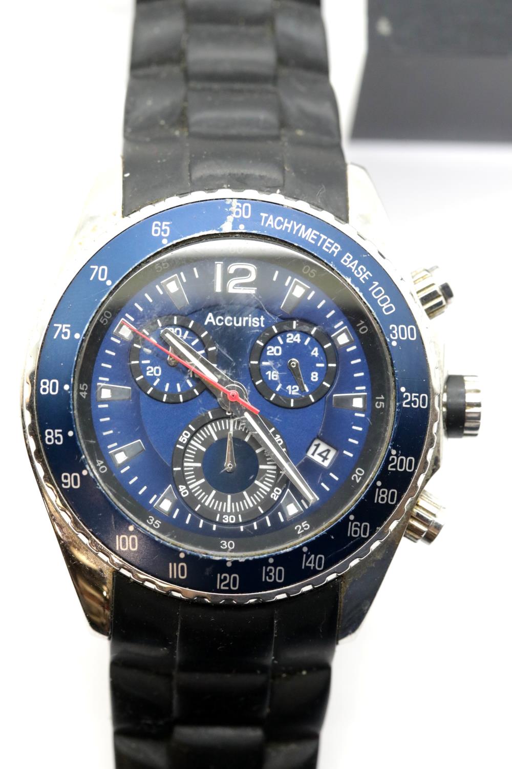 Gents Accurist Tachymeter Base 1000 MS71ON wristwatch. P&P Group 1 (£14+VAT for the first lot and £