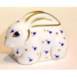 Small Royal Crown Derby rabbit with silver button. P&P Group 1 (£14+VAT for the first lot and £1+VAT