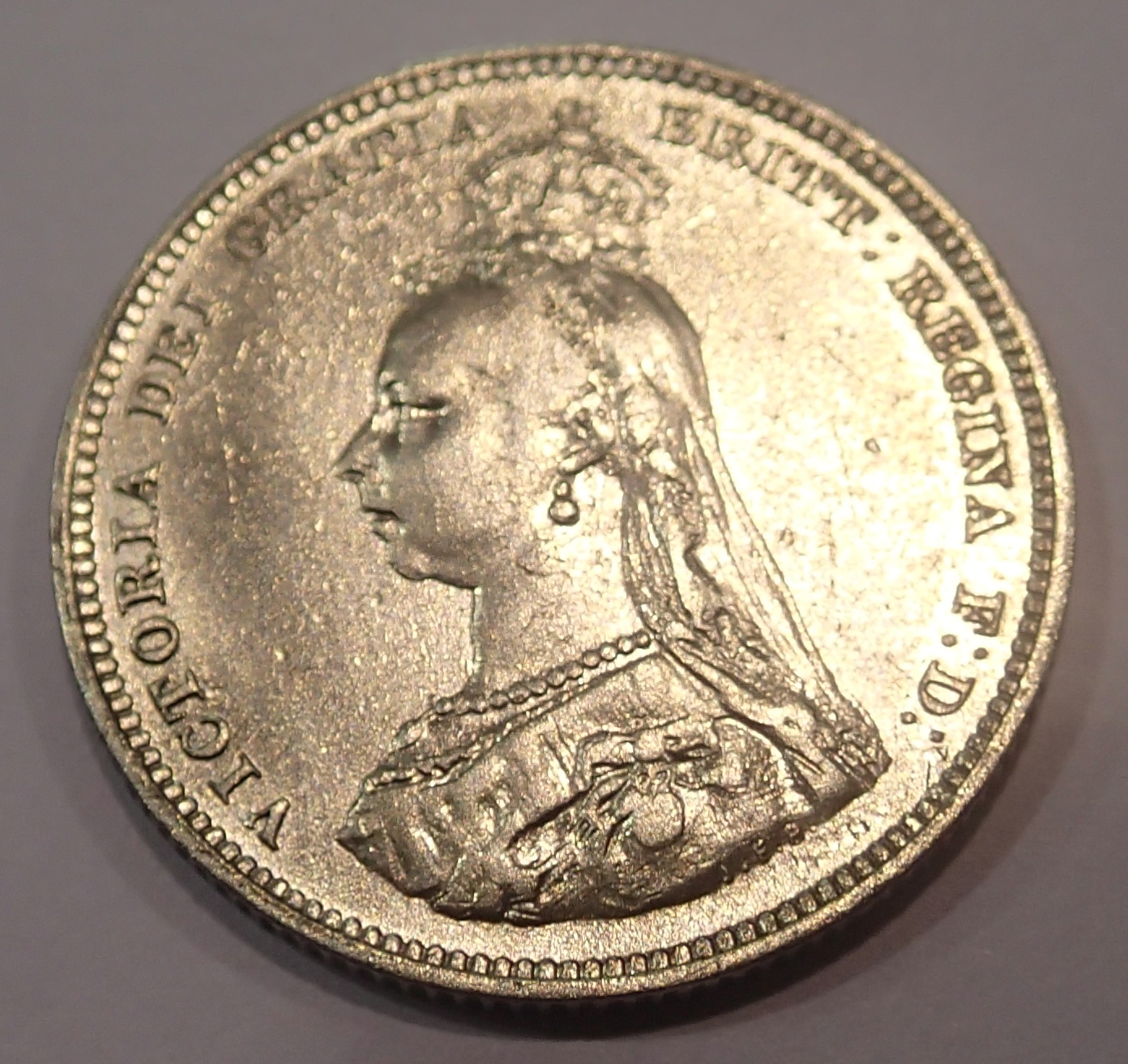 Silver Shilling of Queen Victoria - 1887 - JEB in exergue. P&P Group 1 (£14+VAT for the first lot