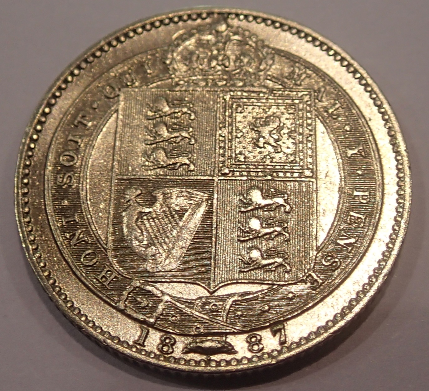 Silver Shilling of Queen Victoria - 1887 - JEB in exergue. P&P Group 1 (£14+VAT for the first lot - Image 2 of 2