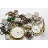 Mixed jewellery, watches and coins including a small gold brooch. P&P Group 1 (£14+VAT for the first