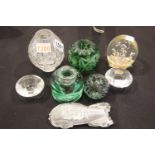 Mixed glass including paperweights and a Victorian inkwell, tallest H: 14 cm. P&P Group 3 (£25+VAT