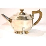 George VI Art Deco hallmarked silver teapot with bakelite handle and finial, Sheffield 1935, 620g.