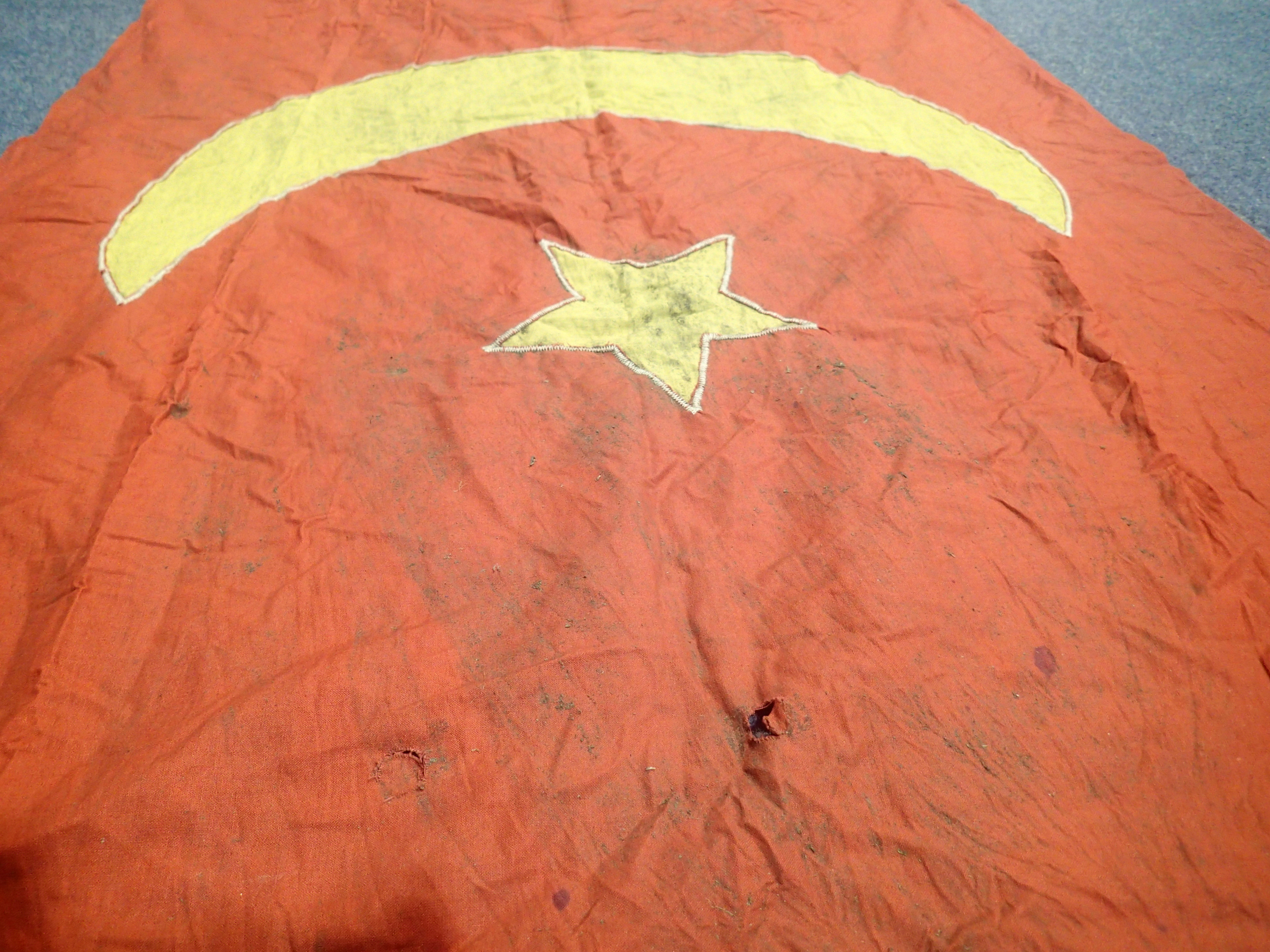 WW1 Style Ottoman (Turkish) Flag 118 x 80 cm. P&P Group 2 (£18+VAT for the first lot and £3+VAT - Image 3 of 7