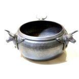 Hammered pewter bowl with Bulls head handles, D: 15 cm. P&P Group 2 (£18+VAT for the first lot