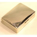 Sterling silver pill box. P&P Group 1 (£14+VAT for the first lot and £1+VAT for subsequent lots)