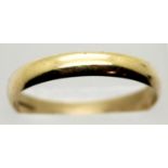 9ct gold wedding band, size X/Y, 2.3g. P&P Group 1 (£14+VAT for the first lot and £1+VAT for