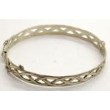 925 silver Charles Rennie Mackintosh bangle, Beaverbrooks. P&P Group 1 (£14+VAT for the first lot