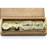 Boxed pair of sovereign scales. P&P Group 1 (£14+ VAT for the first lot and £1+VAT for subsequent