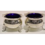 Pair of hallmarked silver open salts with liners, H: 3.5 cm. P&P Group 1 (£14+VAT for the first