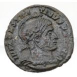 Roman Bronze of AE4 - Constantius with 2 victories holding trophy (facing). P&P Group 1 (£14+VAT for