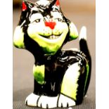 Lorna Bailey cat Growler, H: 12 cm. P&P Group 2 (£18+VAT for the first lot and £3+VAT for subsequent
