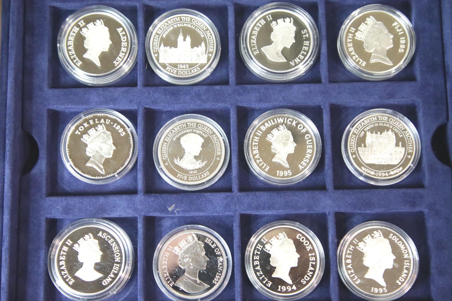 Twenty-four 1oz silver proof commemorative coins. P&P Group 1 (£14+VAT for the first lot and £1+