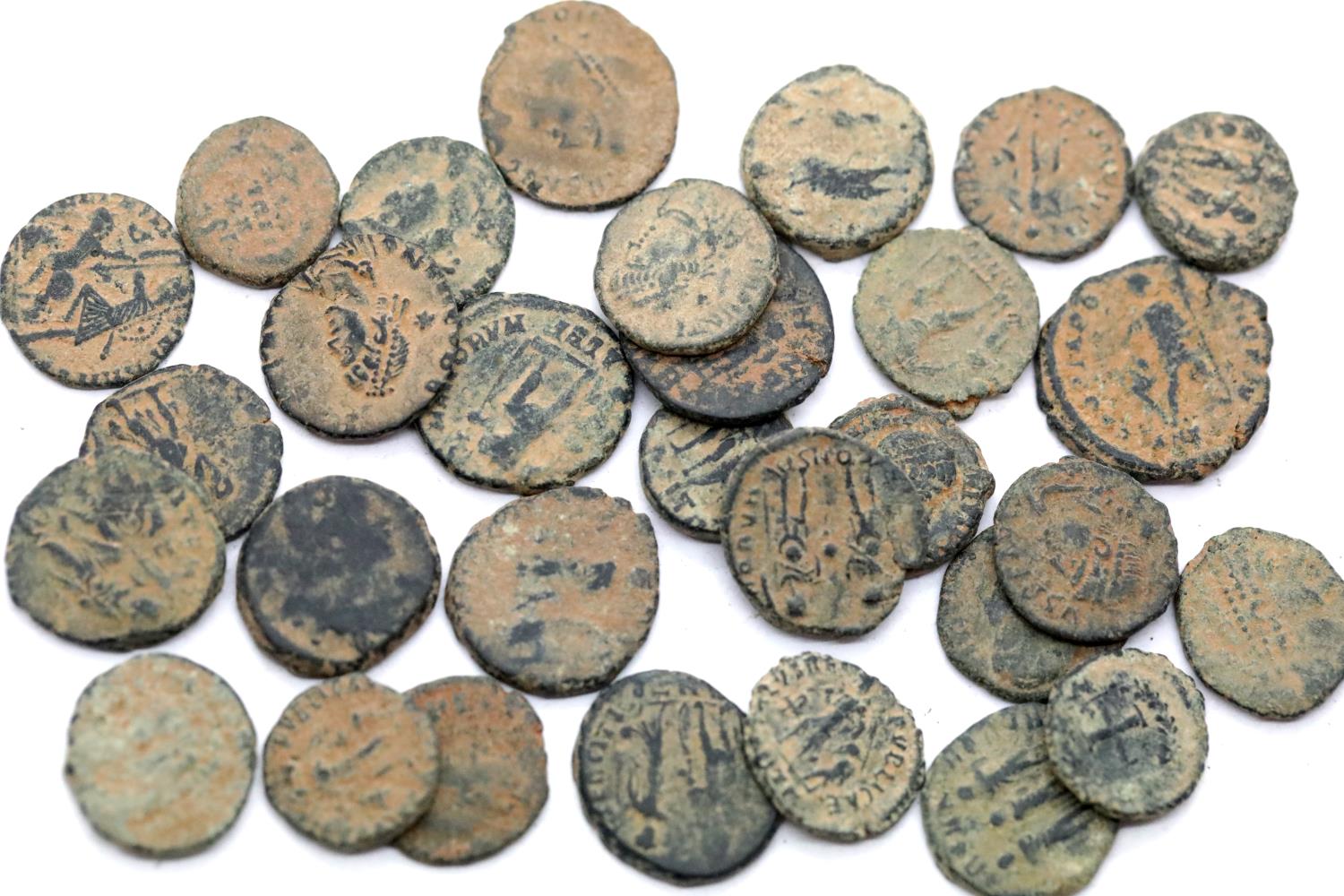 30 mixed Roman coins. P&P Group 1 (£14+VAT for the first lot and £1+VAT for subsequent lots)