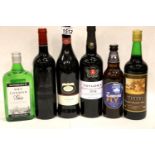 Mixed alcohol including 70cl bottle of London Dry Gin. P&P Group 3 (£25+VAT for the first lot and £