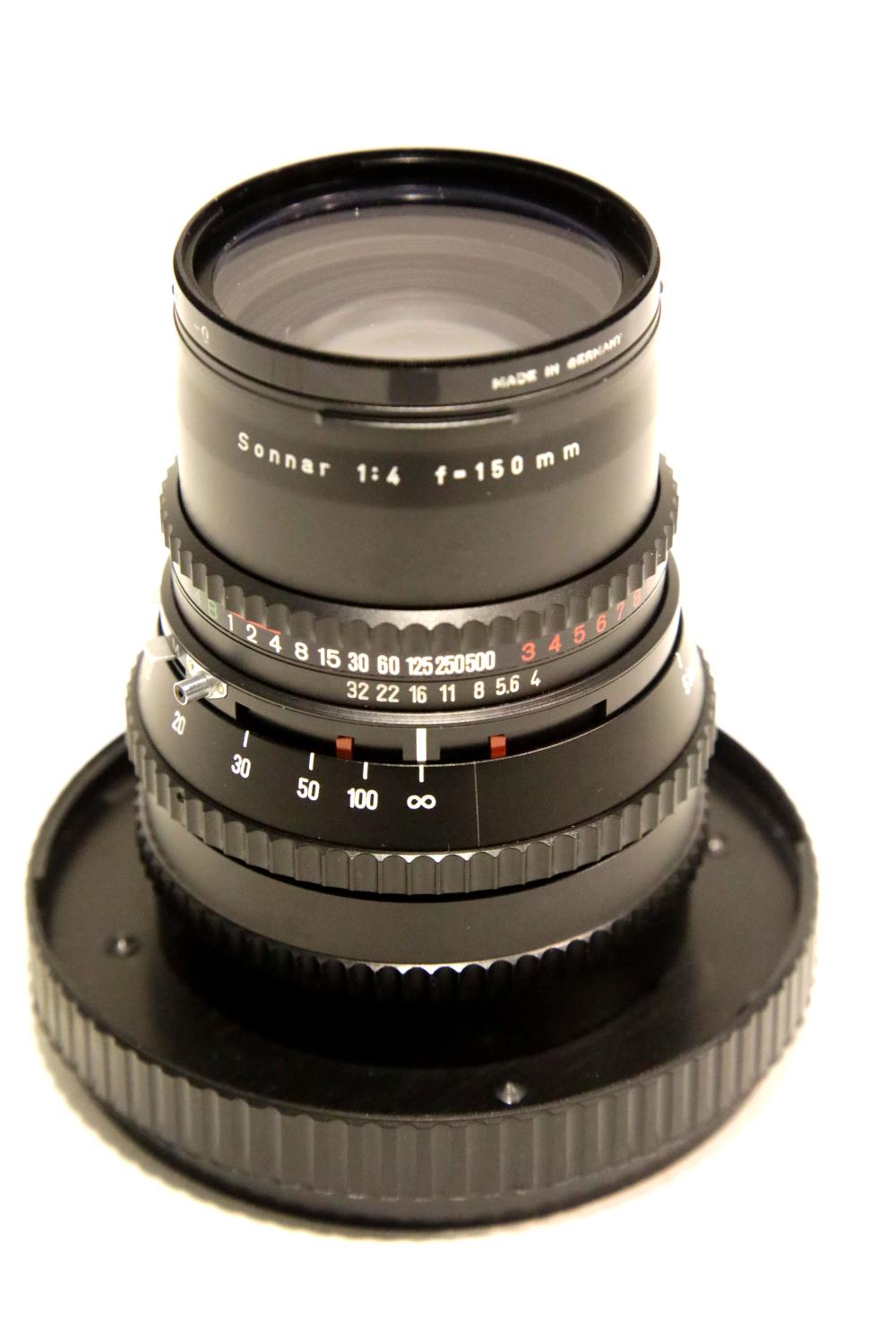 Hasselblad Carl Zeiss synchro lens Sonnar 1:4 f=150mm. P&P Group 1 (£14+VAT for the first lot and £