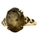 9ct gold garnet set dress ring, size Q, 2.4g. P&P Group 1 (£14+VAT for the first lot and £1+VAT