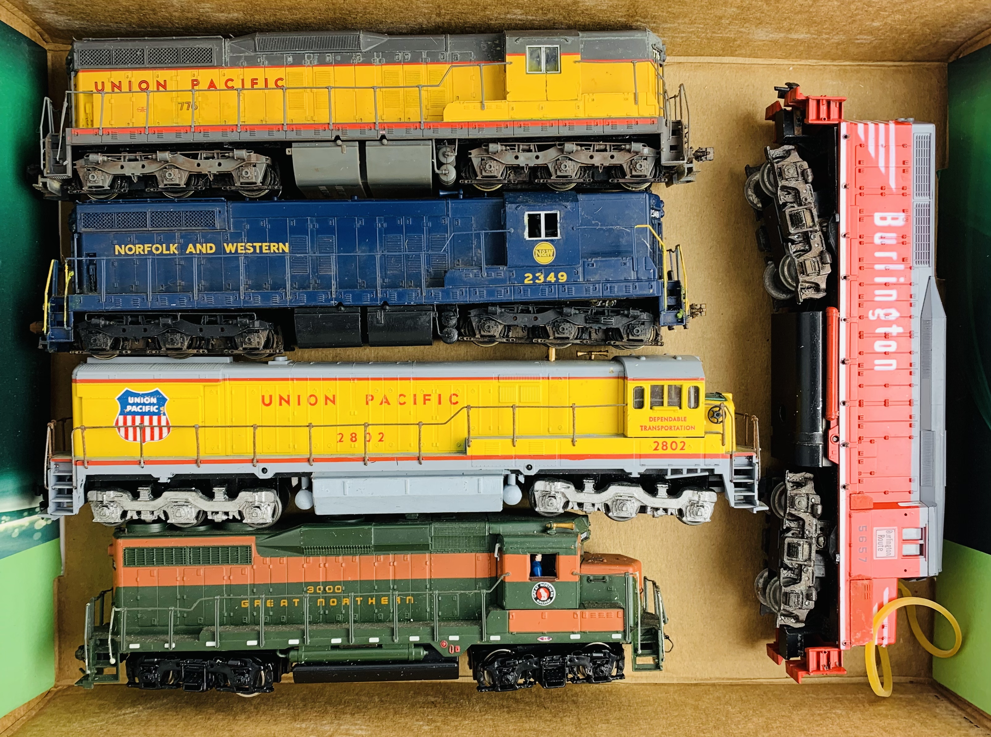 5X Ho Scale Diesel Locomotives. P&P Group 2 (£18+VAT for the first lot and £3+VAT for subsequent