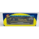 Athearn 91701 Santa Fe GP35. P&P Group 2 (£18+VAT for the first lot and £3+VAT for subsequent lots)