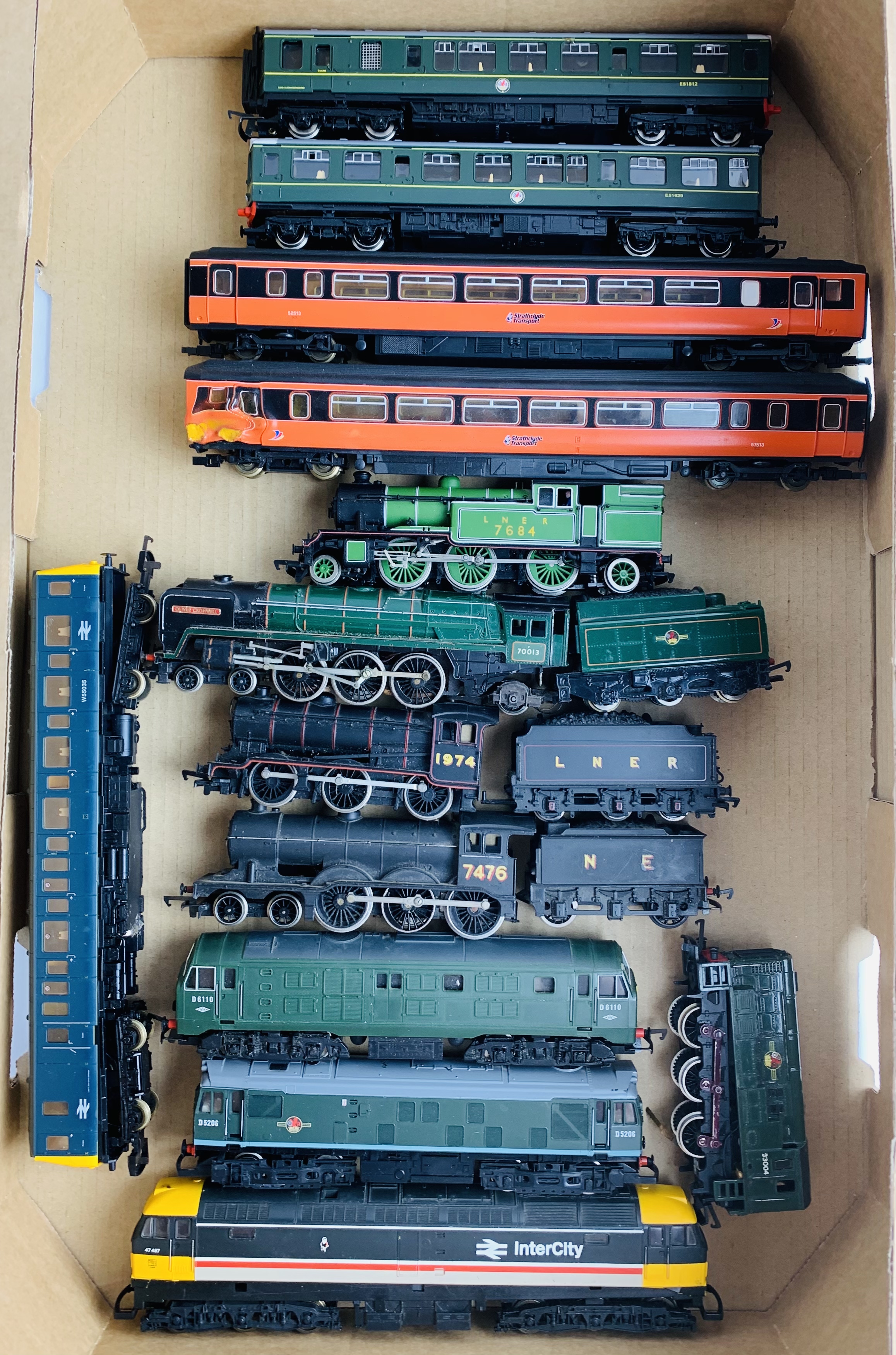 11x Playworn OO Gauge Locomotives - Including DMU's - All Unboxed. P&P Group 2 (£18+VAT for the