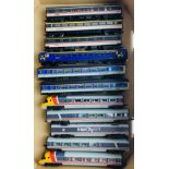 Hornby OO APT, 2x Further DMU's & 3x Coaches - Unboxed. P&P Group 3 (£25+VAT for the first lot