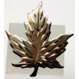 Sterling silver vintage maple leaf brooch. P&P Group 1 (£14+VAT for the first lot and £1+VAT for