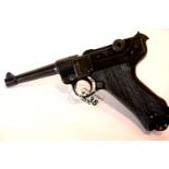 WWII Luger 9mm replica handgun. P&P Group 2 (£18+VAT for the first lot and £3+VAT for subsequent